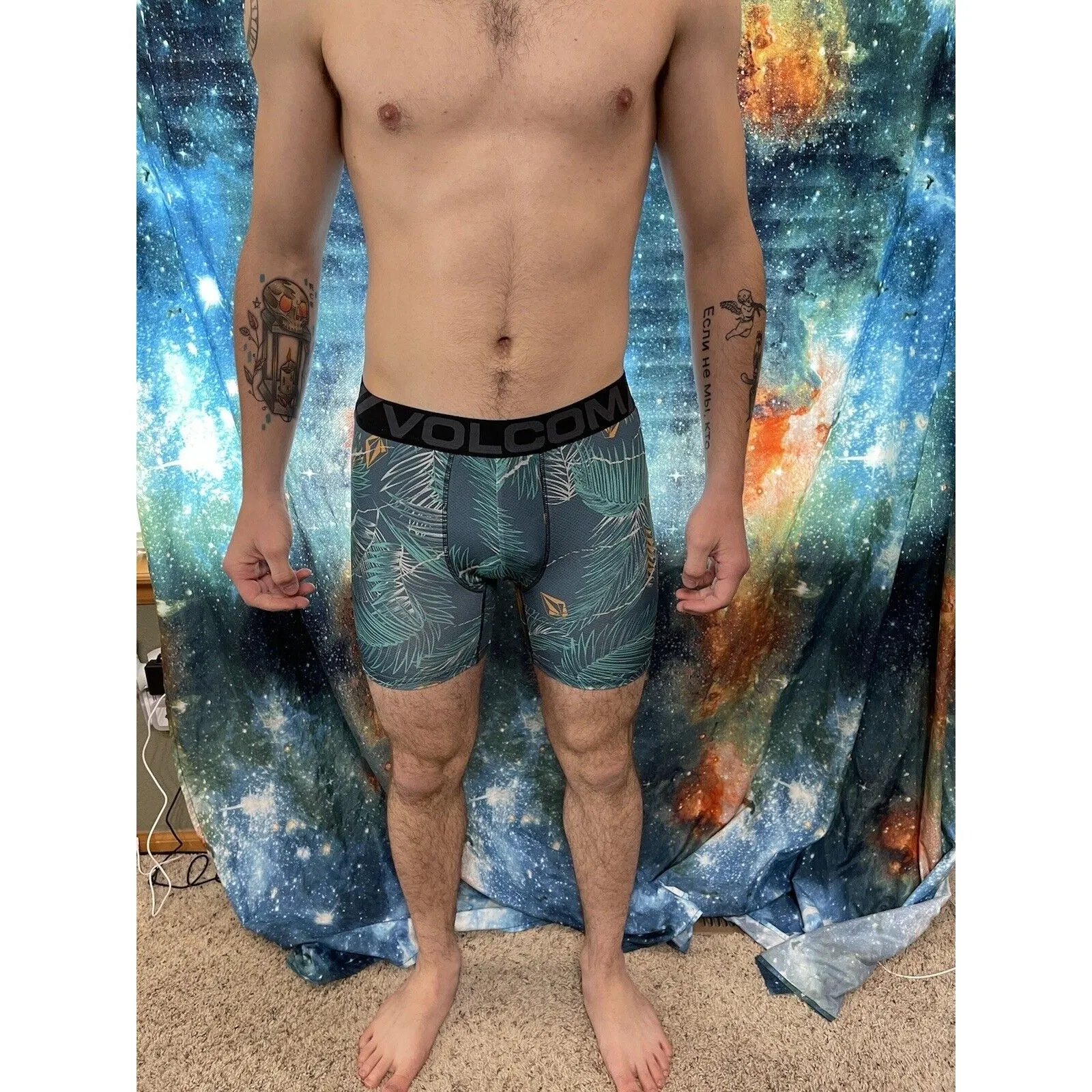 Men's volcom medium tropical leaves compression shorts
